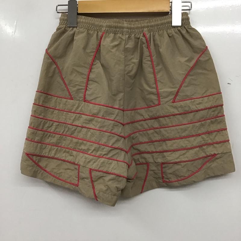 アディダス adidas パンツ ショートパンツ GD2424 ラージロゴショーツ S ロゴ、文字 ベージュ / ベージュ /  レディース USED 古着 中古 10138874
