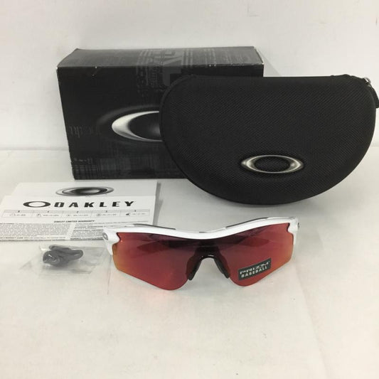 オークリー OAKLEY めがね・サングラス サングラス OO9206-26 RADARLOCK スポーツサングラス 箱有 ロゴ、文字 白 / ホワイト / X 灰 / グレー /  メンズ USED 古着 中古 10126894