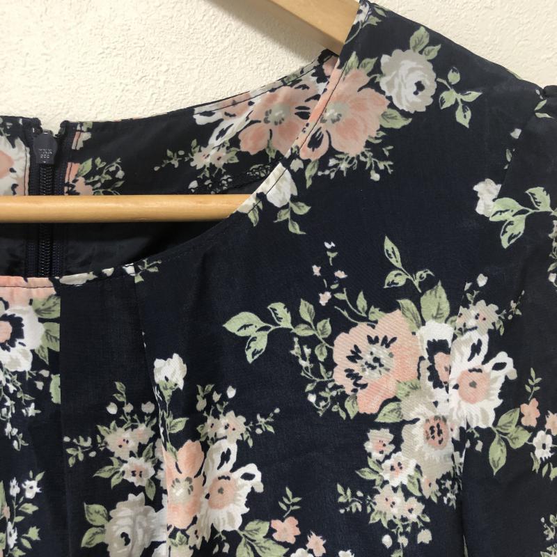 ナチュラルビューティーベーシック NATURAL BEAUTY BASIC ワンピース ひざ丈スカート M 花柄 紺 / ネイビー / X 白 / ホワイト / X 緑 / グリーン / X 桃 / ピンク /  レディース USED 古着 中古 10010569