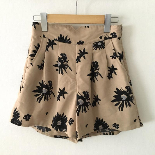 フリージア Freesia パンツ ショートパンツ M 花柄 ベージュ / ベージュ / X 黒 / ブラック /  レディース USED 古着 中古 10012703