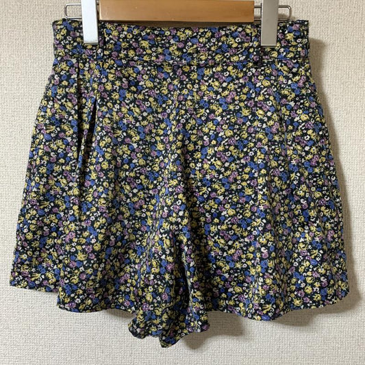 ローリーズファーム LOWRYS FARM パンツ ショートパンツ FREE 花柄 黒 / ブラック / X 白 / ホワイト / X 桃 / ピンク / X 黄 / イエロー / X 青 / ブルー / X マルチカラー / マルチカラー /  レディース USED 古着 中古 10014917