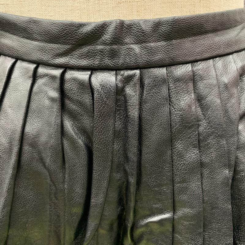 マウジー MOUSSY スカート  フェイクレザープリーツスカート 1 無地 黒 / ブラック /  レディース USED 古着 中古 10021752