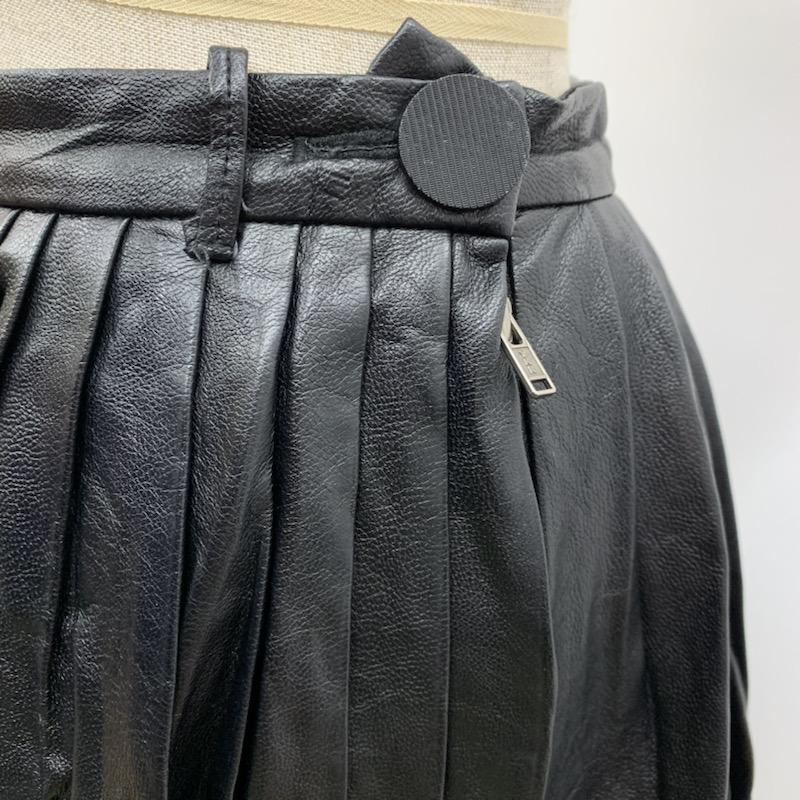 マウジー MOUSSY スカート  フェイクレザープリーツスカート 1 無地 黒 / ブラック /  レディース USED 古着 中古 10021752