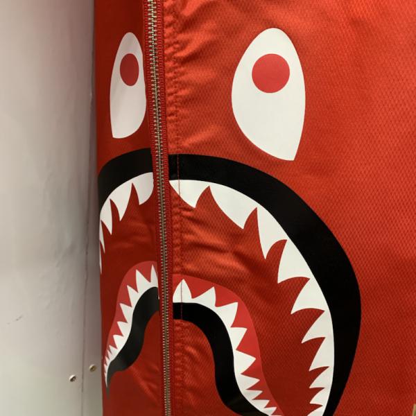 アベイシングエイプ A BATHING APE ジャケット、上着 ジャンパー、ブルゾン アウター ジャケット プルオーバー A BATHING APE SHARK タグ付き XL 無地 赤 / レッド /  メンズ USED 古着 中古 10026631