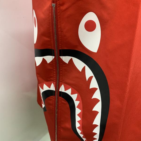 アベイシングエイプ A BATHING APE ジャケット、上着 ジャンパー、ブルゾン アウター ジャケット プルオーバー A BATHING APE SHARK タグ付き L 無地 赤 / レッド /  メンズ USED 古着 中古 10026635