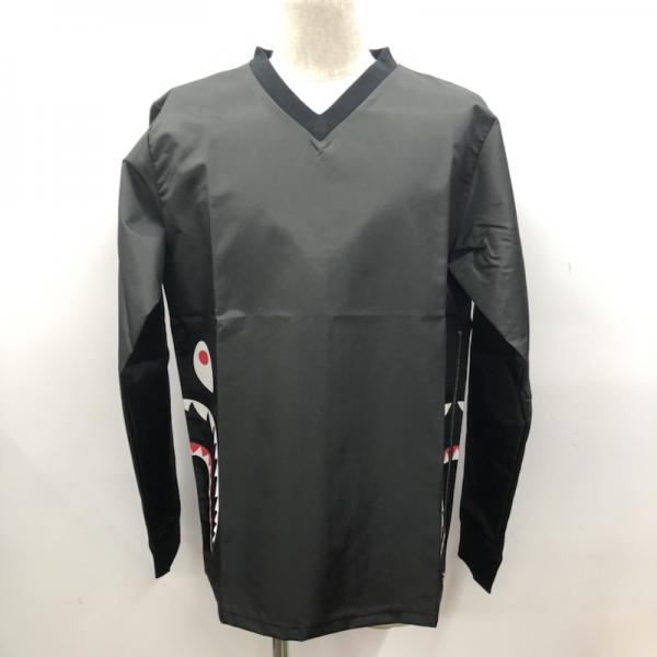 アベイシングエイプ A BATHING APE ジャケット、上着  アウター ジャケット プルオーバー A BATHING APE SHARK タグ付き M 黒 / ブラック /  メンズ USED 古着 中古 10026644