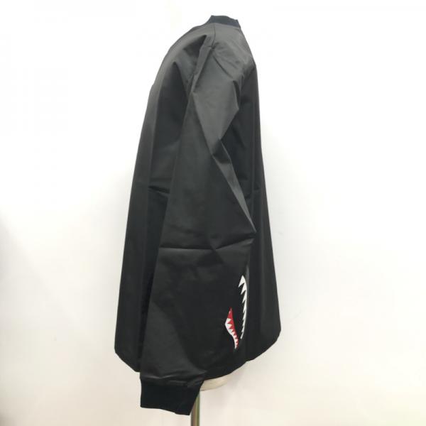 アベイシングエイプ A BATHING APE ジャケット、上着  アウター ジャケット プルオーバー A BATHING APE SHARK タグ付き M 無地 黒 / ブラック /  メンズ USED 古着 中古 10026646