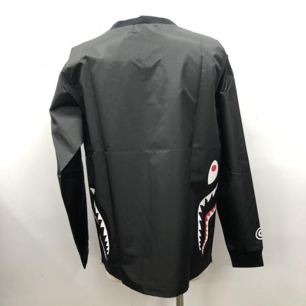 アベイシングエイプ A BATHING APE ジャケット、上着  アウター ジャケット プルオーバー A BATHING APE SHARK タグ付き M 無地 黒 / ブラック /  メンズ USED 古着 中古 10026646