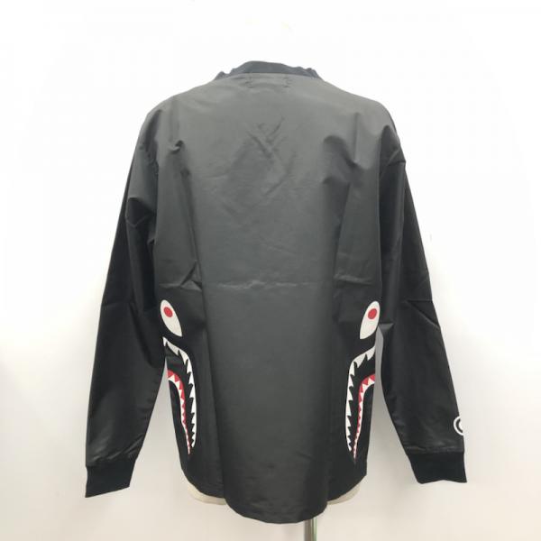 アベイシングエイプ A BATHING APE ジャケット、上着  アウター ジャケット プルオーバー A BATHING APE SHARK タグ付き M 無地 黒 / ブラック /  メンズ USED 古着 中古 10026647