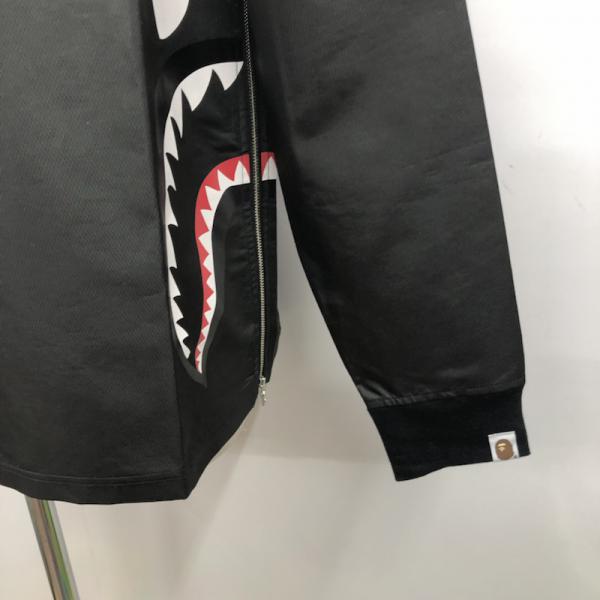 アベイシングエイプ A BATHING APE ジャケット、上着  アウター ジャケット プルオーバー A BATHING APE SHARK タグ付き M 無地 黒 / ブラック /  メンズ USED 古着 中古 10026647