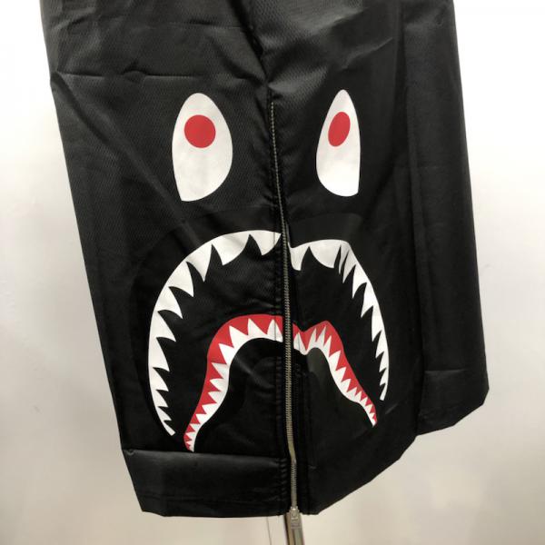 アベイシングエイプ A BATHING APE ジャケット、上着  アウター ジャケット プルオーバー A BATHING APE SHARK タグ付き L 無地 黒 / ブラック /  メンズ USED 古着 中古 10026650