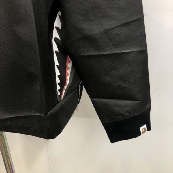 アベイシングエイプ A BATHING APE ジャケット、上着  アウター ジャケット プルオーバー A BATHING APE SHARK タグ付き L 無地 黒 / ブラック /  メンズ USED 古着 中古 10026650