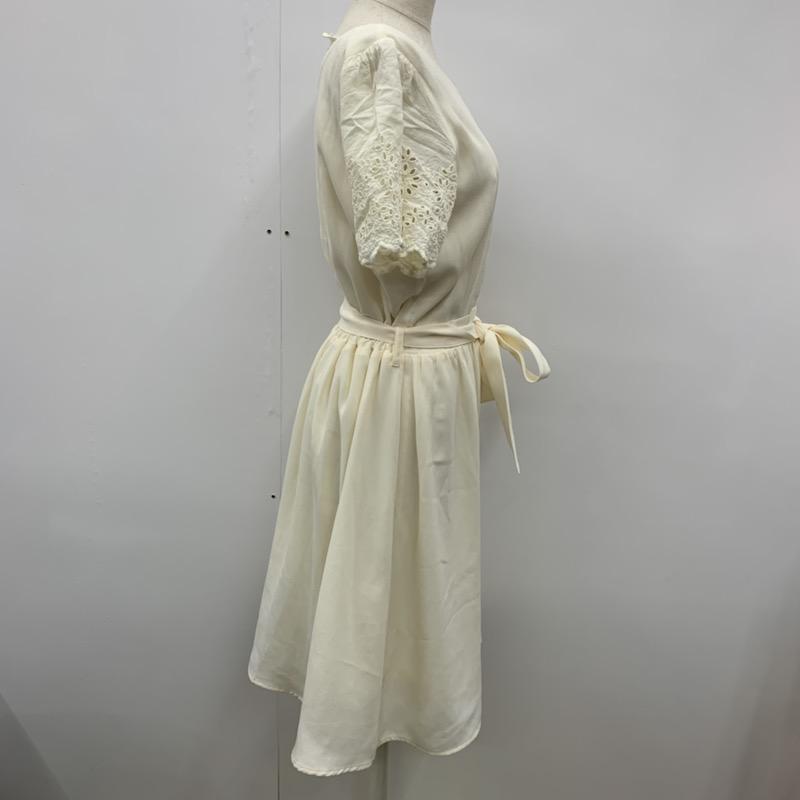 マジェスティックレゴン MAJESTIC LEGON ワンピース ひざ丈スカート S 無地 オフホワイト / オフホワイト /  レディース USED 古着 中古 10029930