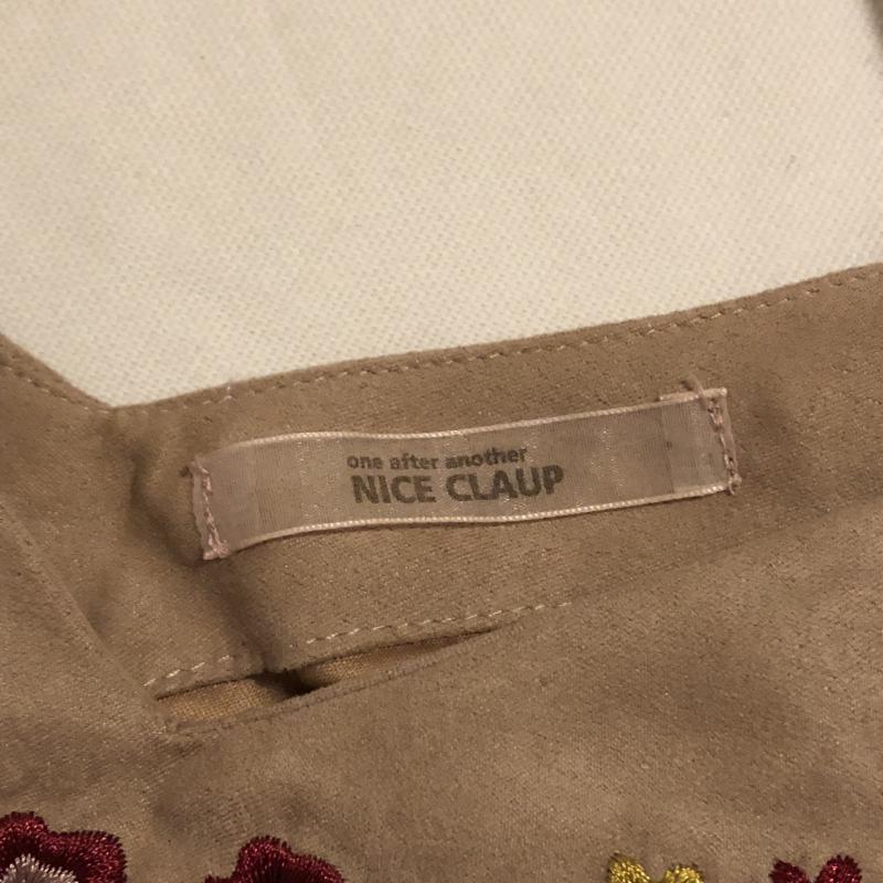 ワンアフター アナザー ナイスクラップ one after another NICE CLAUP カットソー 七分袖 オフショルダー バルーンスリーブカットソー 無地 X 刺繍 X 花柄 ベージュ / ベージュ / X 桃 / ピンク /  レディース USED 古着 中古 10032940