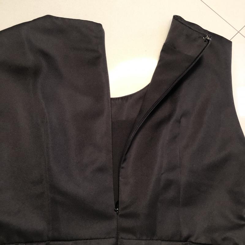 リミットレスラグジュアリー LIMITLESS LUXURY ワンピース ひざ丈スカート 38 無地 黒 / ブラック /  レディース USED 古着 中古 10033072