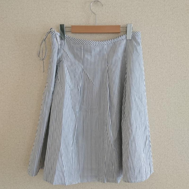 オリーブデオリーブ OLIVE des OLIVE スカート ひざ丈スカート ストライプ 白 / ホワイト / X 青 / ブルー /  レディース USED 古着 中古 10033176