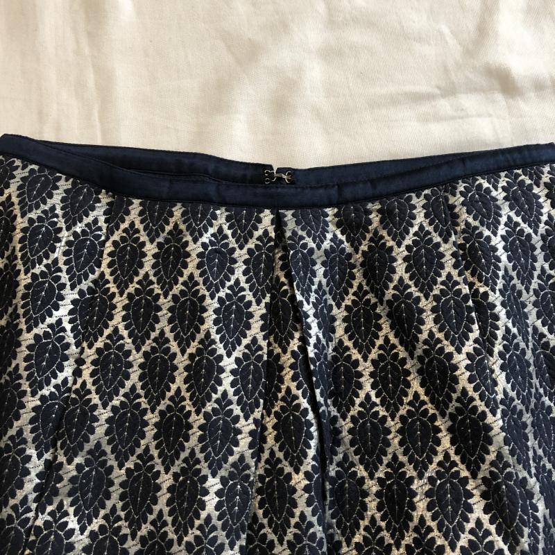 ポール＆ジョー シスター PAUL & JOE SISTER スカート ミニスカート ファブリック　タックスカート 36 刺繍 X 総柄 X  銀 / シルバー / X 紺 / ネイビー /  レディース USED 古着 中古 10035044