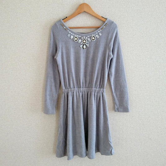 アンレリッシュ UNRELISH ワンピース ひざ丈スカート ビジュー　パール　ニット M 無地 灰 / グレー /  レディース USED 古着 中古 10035176