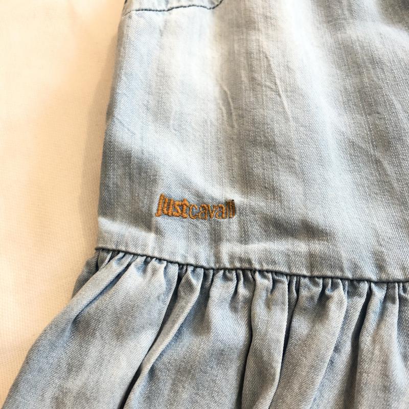 ジャストカヴァリ Just Cavalli ワンピース ひざ丈スカート シャンブレー　ギャザー　フリル ダメージ　リペア加工 40 無地 X ロゴ、文字 X ワンポイント X 刺繍 X 花柄 X ダメージ加工 レディース USED 古着 中古 10036924