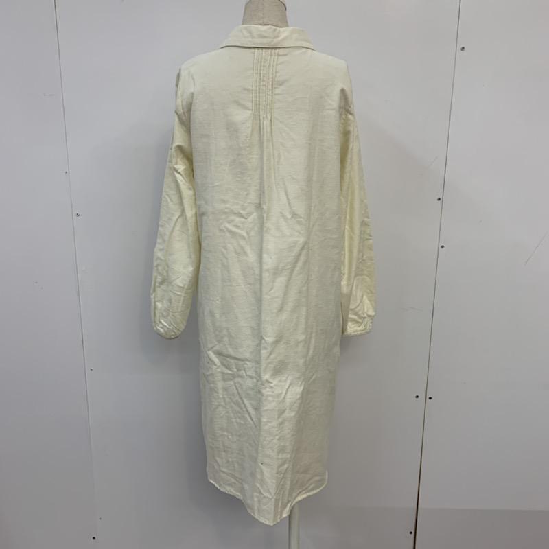 アースミュージックアンドエコロジー earth music&ecology ワンピース ひざ丈スカート 無地 アイボリー / アイボリー /  レディース USED 古着 中古 10041035