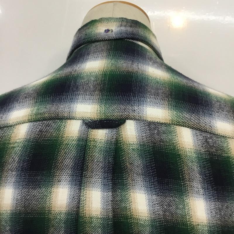 ハーレー Hurley シャツ、ブラウス 長袖 チェック S チェック 白 / ホワイト / X ベージュ / ベージュ / X 緑 / グリーン / X 紺 / ネイビー /  メンズ USED 古着 中古 10046007