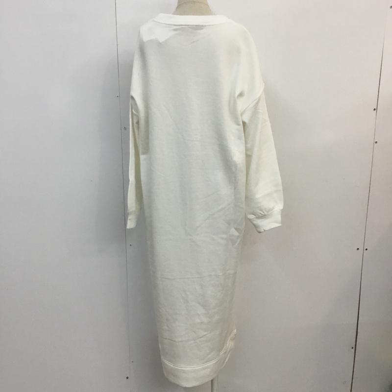 トゥービーバイアニエスベー To b. by agnes b. ワンピース ひざ丈スカート 5137 WQ08 ROBE メッセージワンピ タグ付き 36 ロゴ、文字 白 / ホワイト /  レディース USED 古着 中古 10051250