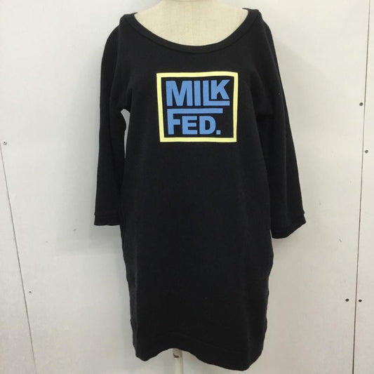 ミルクフェド MILKFED. ワンピース ひざ丈スカート スウェットワンピース S ロゴ、文字 黒 / ブラック /  レディース USED 古着 中古 10062650