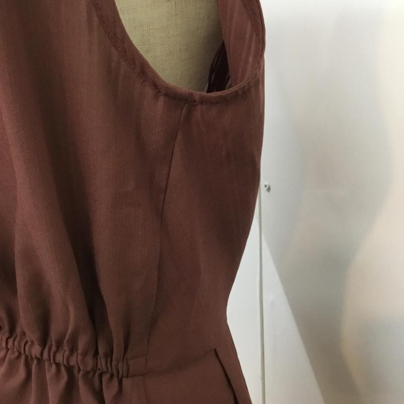 アズールバイマウジー AZUL BY MOUSSY タンクトップ タンクトップ 250CAH30-008F CACHE-COEUR BLOUSE S 無地 茶 / ブラウン /  レディース USED 古着 中古 10065140