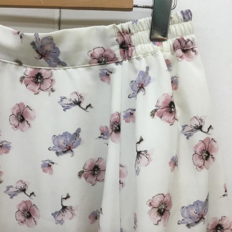 アースミュージックアンドエコロジー earth music&ecology スカート ひざ丈スカート FREE 花柄 白 / ホワイト /  レディース USED 古着 中古 10068728