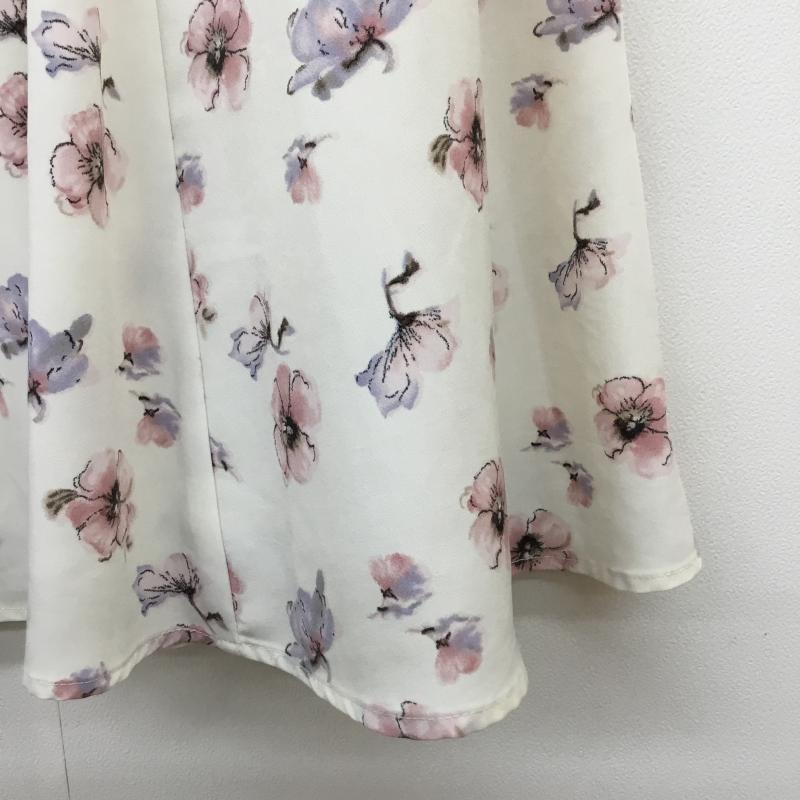 アースミュージックアンドエコロジー earth music&ecology スカート ひざ丈スカート FREE 花柄 白 / ホワイト /  レディース USED 古着 中古 10068728