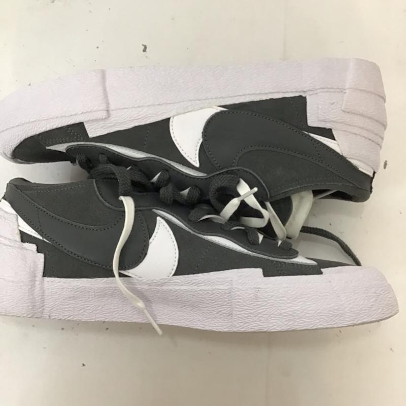 ナイキ NIKE スニーカー スニーカー DD1877 002 BLAZER LOW sacai 28cm 箱有 28.0cm ロゴ、文字 灰 / グレー / X 白 / ホワイト /  メンズ USED 古着 中古 10071166