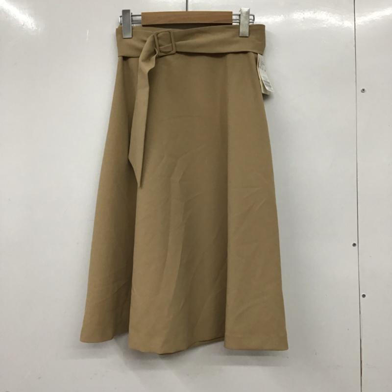 ラトータリテ La TOTALITE スカート ひざ丈スカート タグ付 38 無地 ベージュ / ベージュ /  レディース USED 古着 中古 10072605