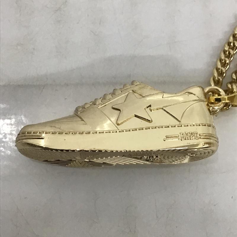 アベイシングエイプ A BATHING APE アクセサリー ネックレス、ペンダント BAPE STA スニーカー 箱有  金 / ゴールド /  メンズ USED 古着 中古 10081391