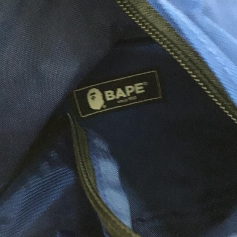 アベイシングエイプ A BATHING APE リュックサック、デイパック リュックサック、デイバッグ ロゴ、文字 青 / ブルー /  メンズ USED 古着 中古 10085193