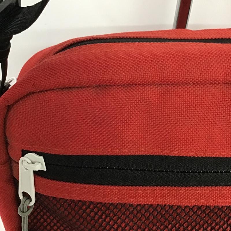 メイ MEI ショルダーバッグ ショルダーバッグ ロゴ、文字 黒 / ブラック / X 赤 / レッド /  レディース USED 古着 中古 10086098