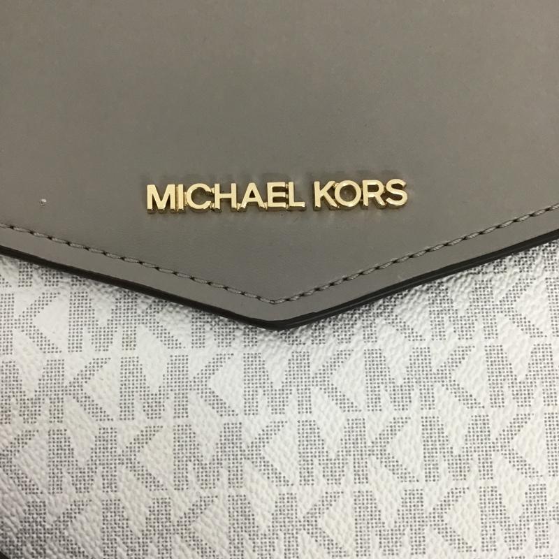 マイケルコース MICHAEL KORS クラッチバッグ、パーティバッグ クラッチバッグ、パーティバッグ マグネットポーチ ロゴ、文字 灰 / グレー / X 白 / ホワイト / X 金 / ゴールド /  レディース USED 古着 中古 10090848