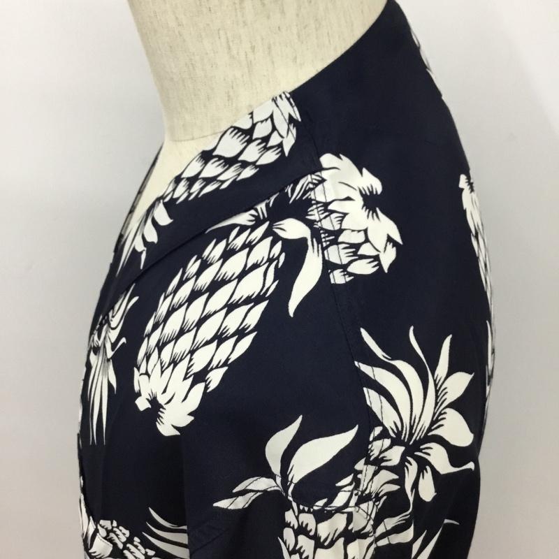 タウンクラフト TOWNCRAFT シャツ、ブラウス 半袖 ノーカラー Vネック パイナップル アロハシャツ M 総柄 紺 / ネイビー / X 白 / ホワイト /  メンズ USED 古着 中古 10093520