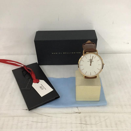 ダニエルウェリントン Daniel Wellington 腕時計 アナログ（クォーツ式） Classic B40R5 レザーベルト 箱有 ロゴ、文字 茶 / ブラウン / X 金 / ゴールド / X 白 / ホワイト /  メンズ USED 古着 中古 10095351