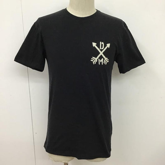 デウスエクスマキナ DEUS EX MACHINA Tシャツ 半袖 DMA51178F THRU THE HEART TEE XS ロゴ、文字 黒 / ブラック /  メンズ USED 古着 中古 10097059