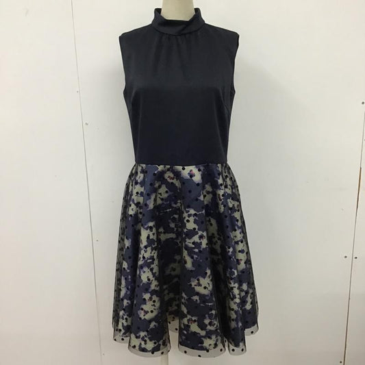 メトリーゼス MAITRESSE ワンピース ひざ丈スカート ノースリーブワンピース 花柄ワンピース 総柄 M 花柄 紺 / ネイビー /  レディース USED 古着 中古 10097158