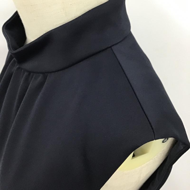 メトリーゼス MAITRESSE ワンピース ひざ丈スカート ノースリーブワンピース 花柄ワンピース 総柄 M 花柄 紺 / ネイビー /  レディース USED 古着 中古 10097158