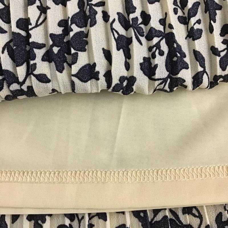 アズールバイマウジー AZUL BY MOUSSY スカート ロングスカート 250DSS31-077B ブーケフラワープリーツスカート ロングスカート フレアスカート カジュアルスカート M 総柄 X 花柄 黒 / ブラック / X 黄 / イエロー /  レディース USED 古着 中古 10099435