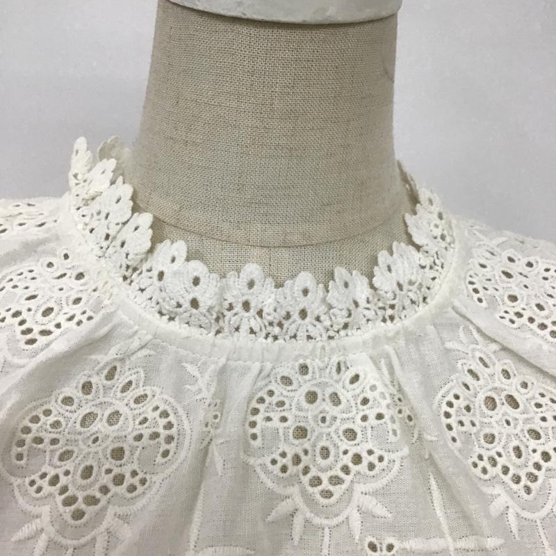 マウジー MOUSSY カットソー 半袖 010CSS30-1270 LACE EMBROIDERY BLOUSE スカラップ FREE 刺繍 オフホワイト / オフホワイト /  レディース USED 古着 中古 10099644