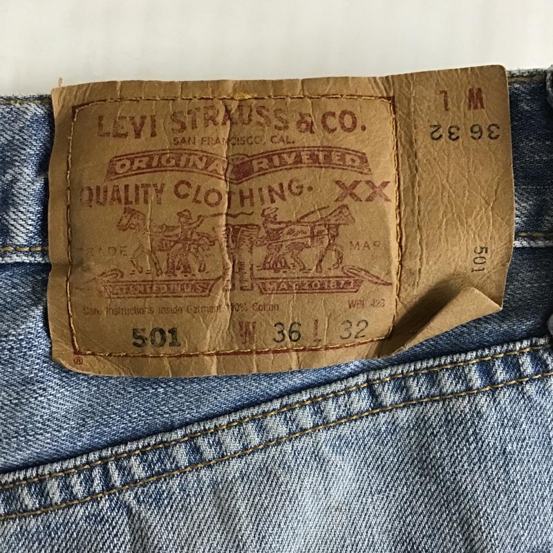 リーバイス Levi's パンツ デニム、ジーンズ 501-0130 ボタンフライ ストレート ジーパン W36 L32 36インチ 無地 青 / ブルー /  メンズ USED 古着 中古 10101413