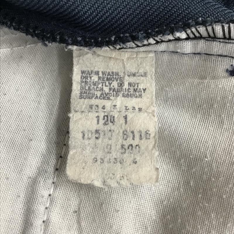 リーバイス Levi's パンツ デニム、ジーンズ カラージーンズ カジュアルパンツ センタータックパンツ 無地 紺 / ネイビー /  メンズ USED 古着 中古 10101927