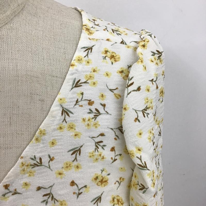 フリーズマート FREE'S MART カットソー 長袖 131-3110014 小花柄フロントドロストブラウス 長袖シャツ ショート丈シャツ FREE 総柄 X 花柄 白 / ホワイト /  レディース USED 古着 中古 10102665