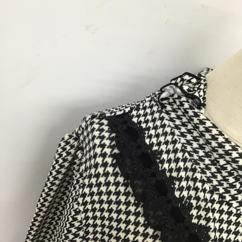 アクシーズファム axes femme カットソー 長袖 長袖カットソー ロングスリーブカットソー 袖レース タートルネック M 格子柄 X 総柄 白 / ホワイト / X 黒 / ブラック /  レディース USED 古着 中古 10103517