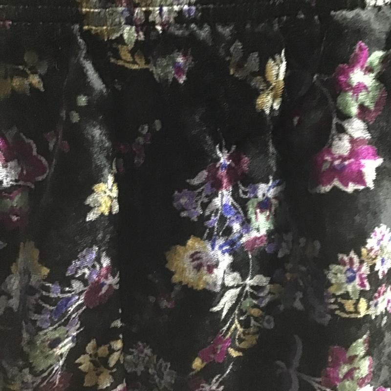 シュプリーム Supreme パンツ ショートパンツ Floral Velour Short 19FW 花柄 ハーフパンツ S ロゴ、文字 黒 / ブラック /  メンズ USED 古着 中古 10103687