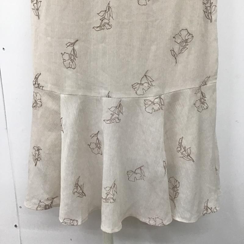マジェスティックレゴン MAJESTIC LEGON スカート ロングスカート 1017049700 エンブロイダリーマーメイドスカート ロングスカート フレアスカート S 総柄 ベージュ / ベージュ / X 桃 / ピンク /  レディース USED 古着 中古 10104158