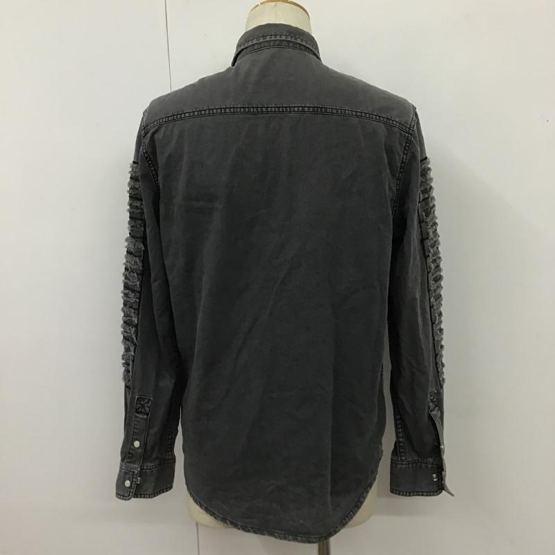 チープマンデイ CHEAP MONDAY シャツ、ブラウス 長袖 長袖シャツ カラーシャツ ポケットシャツ ダメージ加工シャツ S ロゴ、文字 灰 / グレー /  メンズ USED 古着 中古 10104452